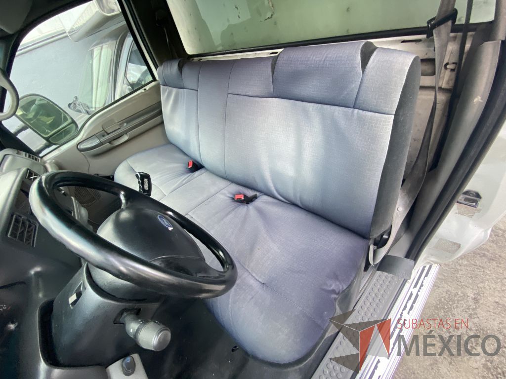 Lote 002 - Camioneta Ford, F-350 XL Super Duty/F350 XL DRT, Año 2003 - Imagen 6