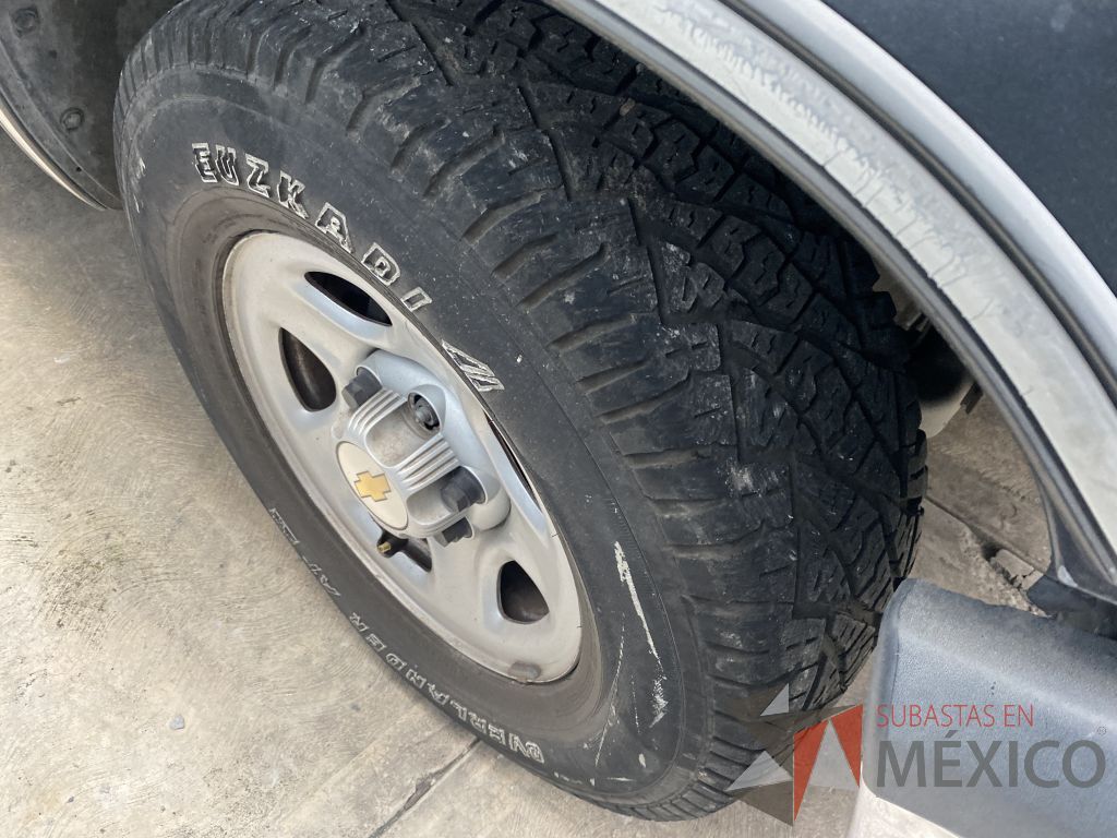 Lote 001 - Camioneta Chevrolet C-20 400 SS, Pick-Up CA, Año 2004 - Imagen 15