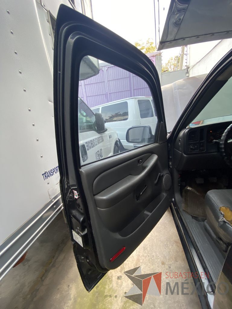 Lote 001 - Camioneta Chevrolet C-20 400 SS, Pick-Up CA, Año 2004 - Imagen 17