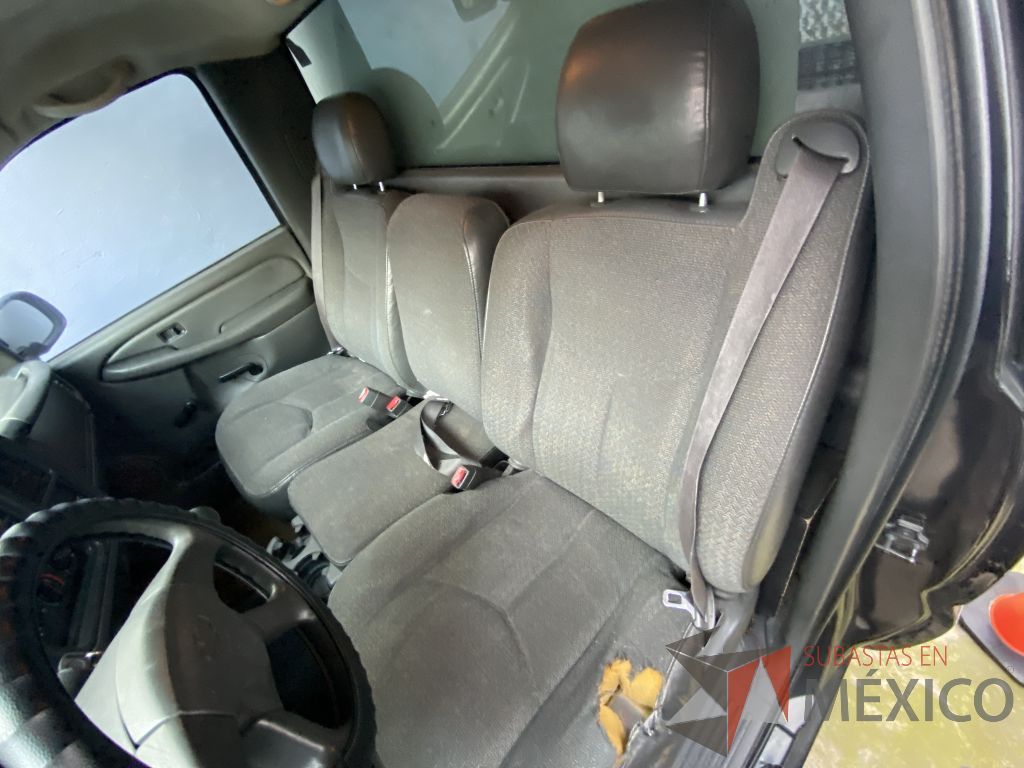 Lote 001 - Camioneta Chevrolet C-20 400 SS, Pick-Up CA, Año 2004 - Imagen 25