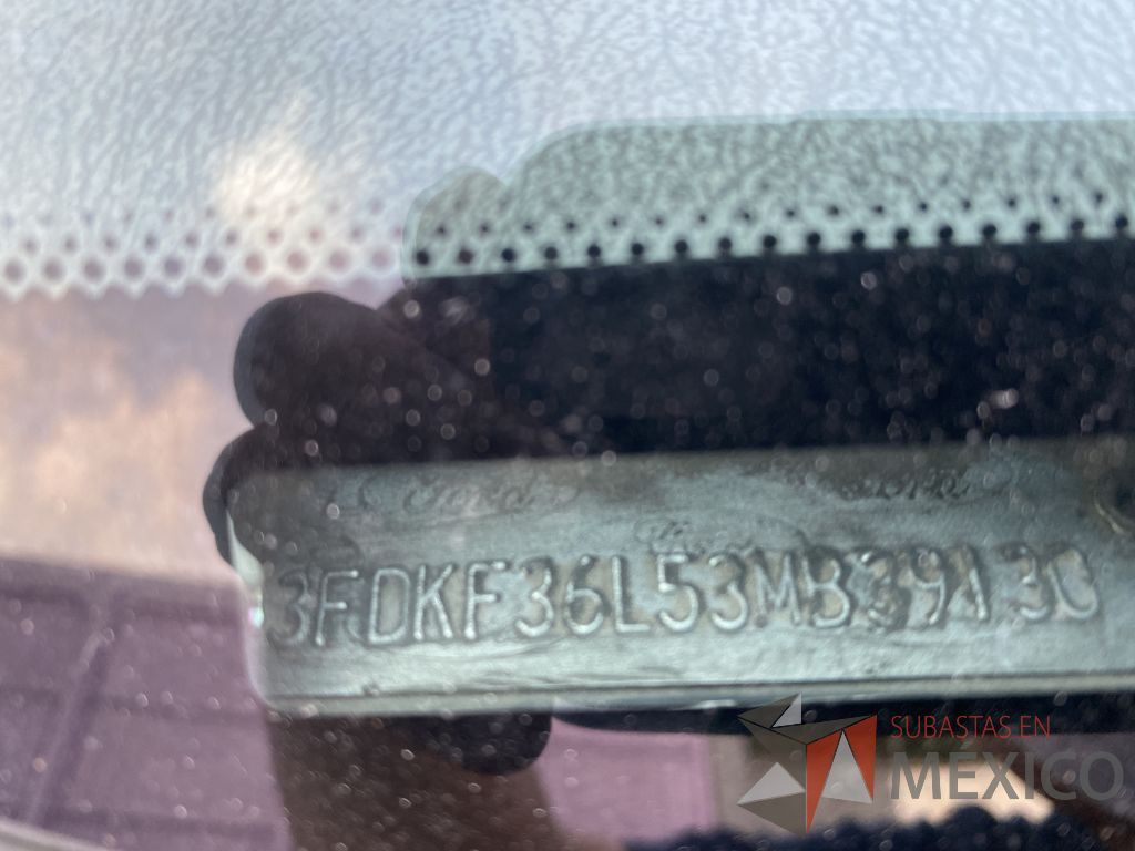 Lote 002 - Camioneta Ford, F-350 XL Super Duty/F350 XL DRT, Año 2003 - Imagen 9