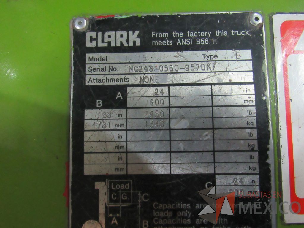 Lote 003 - Montacargas Clark, Tipo E, 2394 kg con caja para cargar - Imagen 32