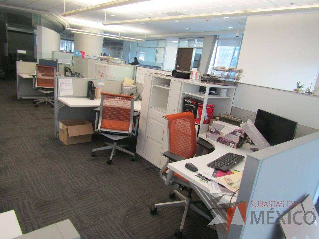 Lote 084 - Estación de trabajo para 6 personas, 2 credenza de 1 cajón,1 espacio para documentos
