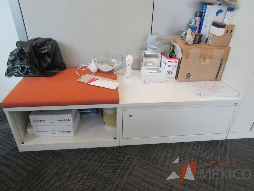 Lote 115 - Estación de trabajo para 3 personas, 1 credenza de 1 cajón,1 espacio para documentos - Imagen 3