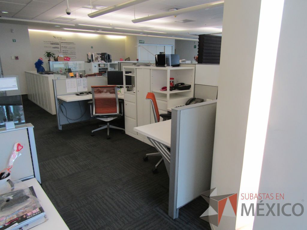 Lote 006 - Estación de trabajo para 4 personas con 1 credenza de 1 cajón y cojín de tela color naranja - Imagen 3