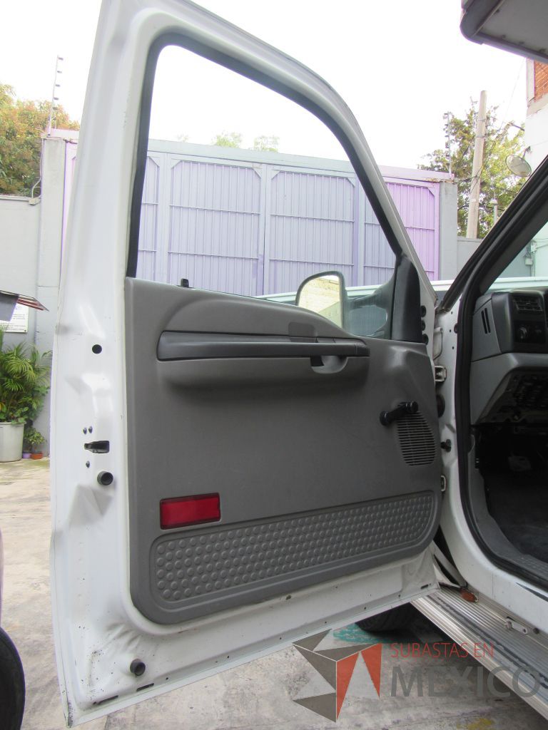 Lote 002 - Camioneta Ford, F-350 XL Super Duty/F350 XL DRT, Año 2003 - Imagen 26
