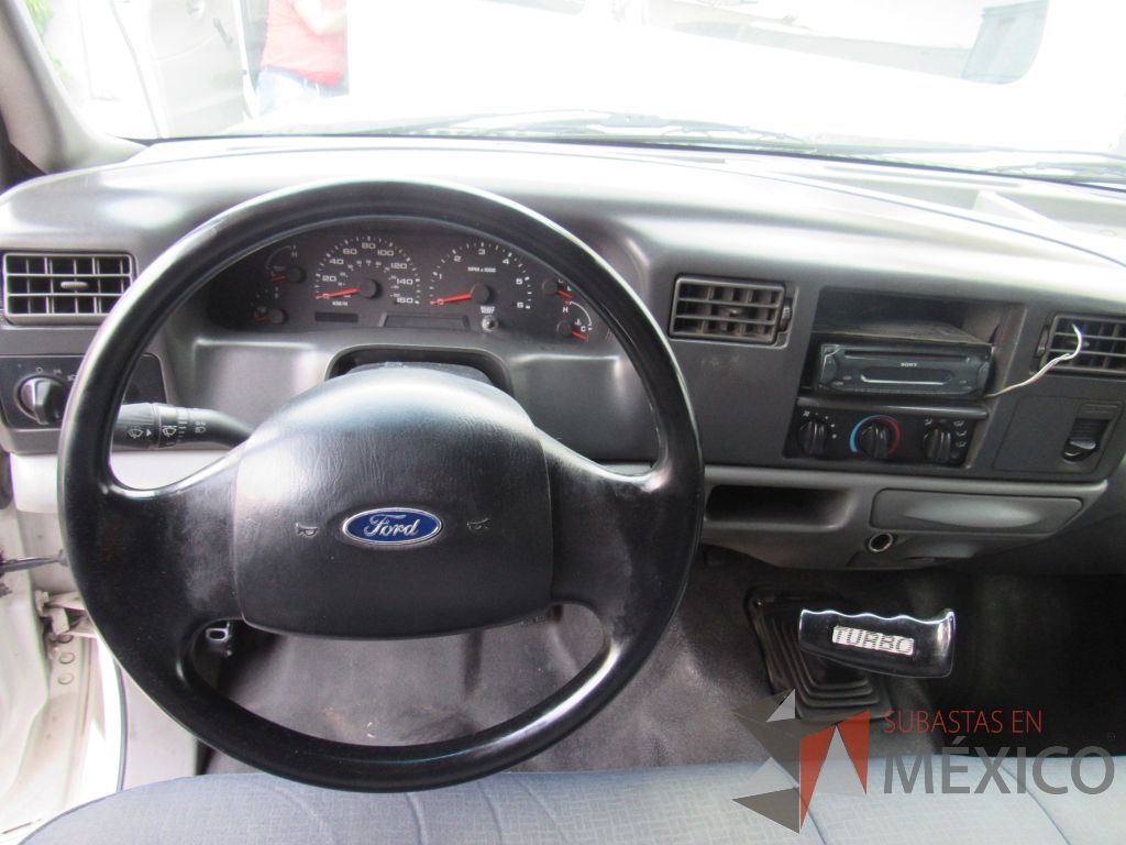 Lote 002 - Camioneta Ford, F-350 XL Super Duty/F350 XL DRT, Año 2003 - Imagen 31