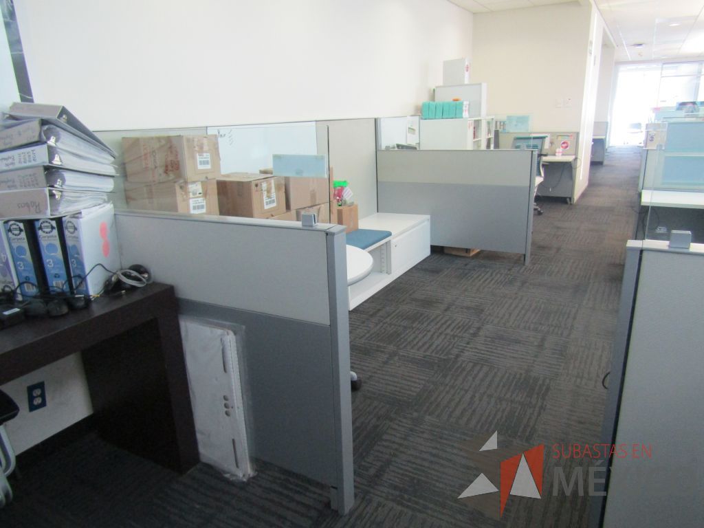 Lote 041 - Estación de trabajo para 2 personas, 2 credenza de 1 cajón,1 espacio para documentos - Imagen 4