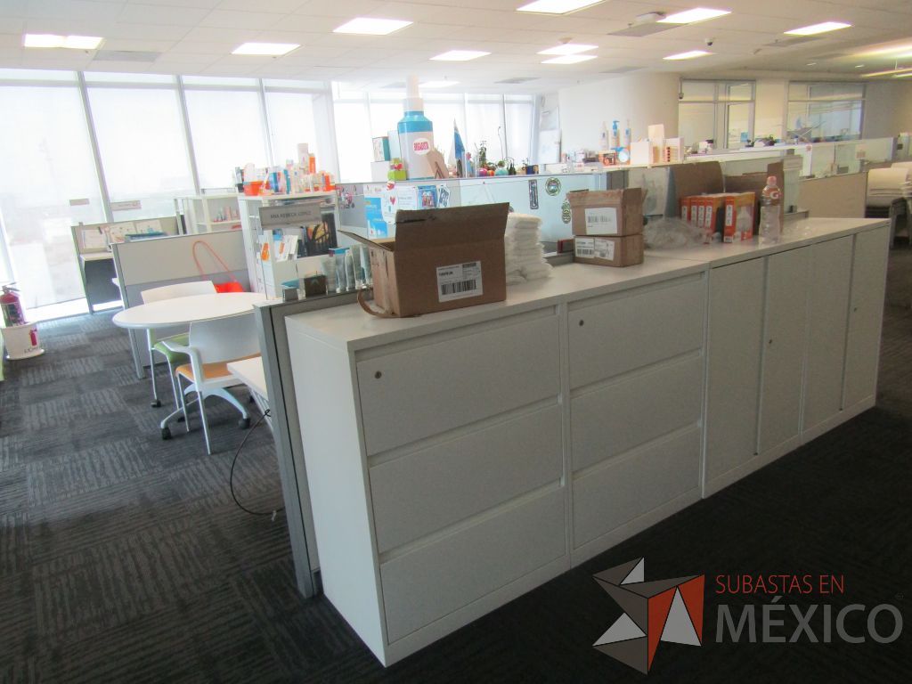 Lote 043 - Estación de trabajo para 7 personas, 1 credenza de 1 cajón,1 espacio para documentos - Imagen 2