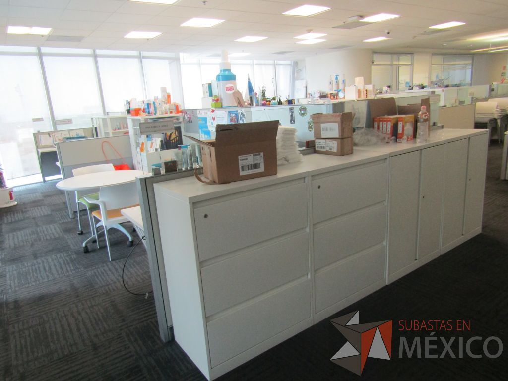Lote 043 - Estación de trabajo para 7 personas, 1 credenza de 1 cajón,1 espacio para documentos - Imagen 3