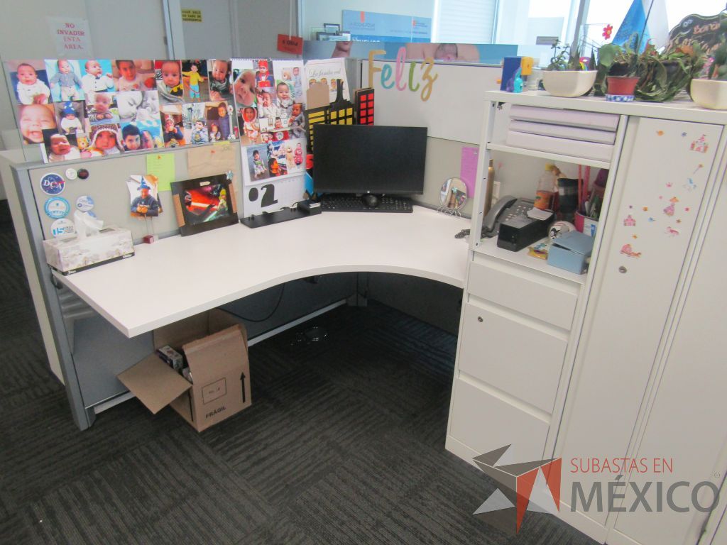 Lote 043 - Estación de trabajo para 7 personas, 1 credenza de 1 cajón,1 espacio para documentos - Imagen 8