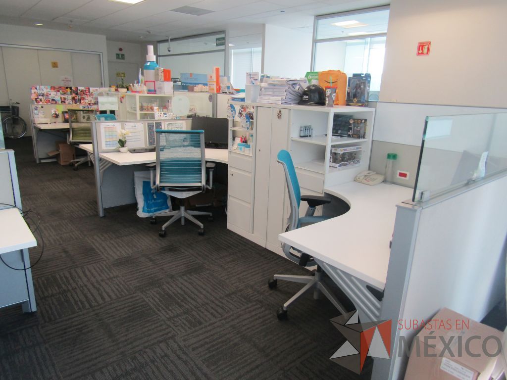 Lote 043 - Estación de trabajo para 7 personas, 1 credenza de 1 cajón,1 espacio para documentos - Imagen 12