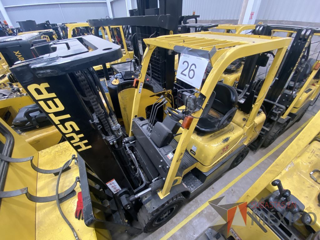 Lote 013 - Montacargas Hyster H2.5TX, Contrabalanceado, Combustión Diesel/Gas, Año 2015