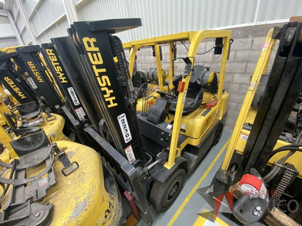 Lote 012 - Montacargas Hyster H2.5TX, Contrabalanceado, Combustión Diesel/Gas, Año 2015