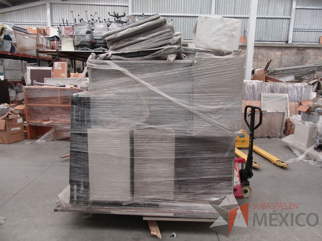 Lote 023 - 16 Piezas de credenzas de varios modelos, archivero y cubiertas de varios tamaños - Imagen 4