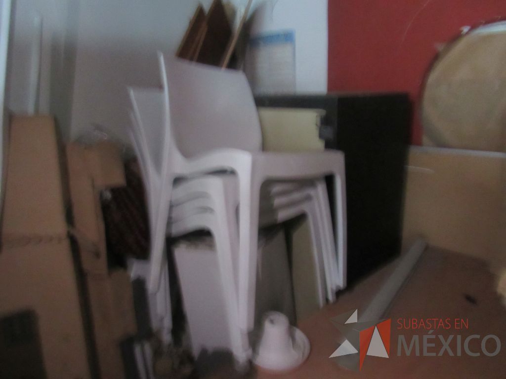 Lote 377i - Silla de comedor con asiento y respaldo liso color blanco - Imagen 3