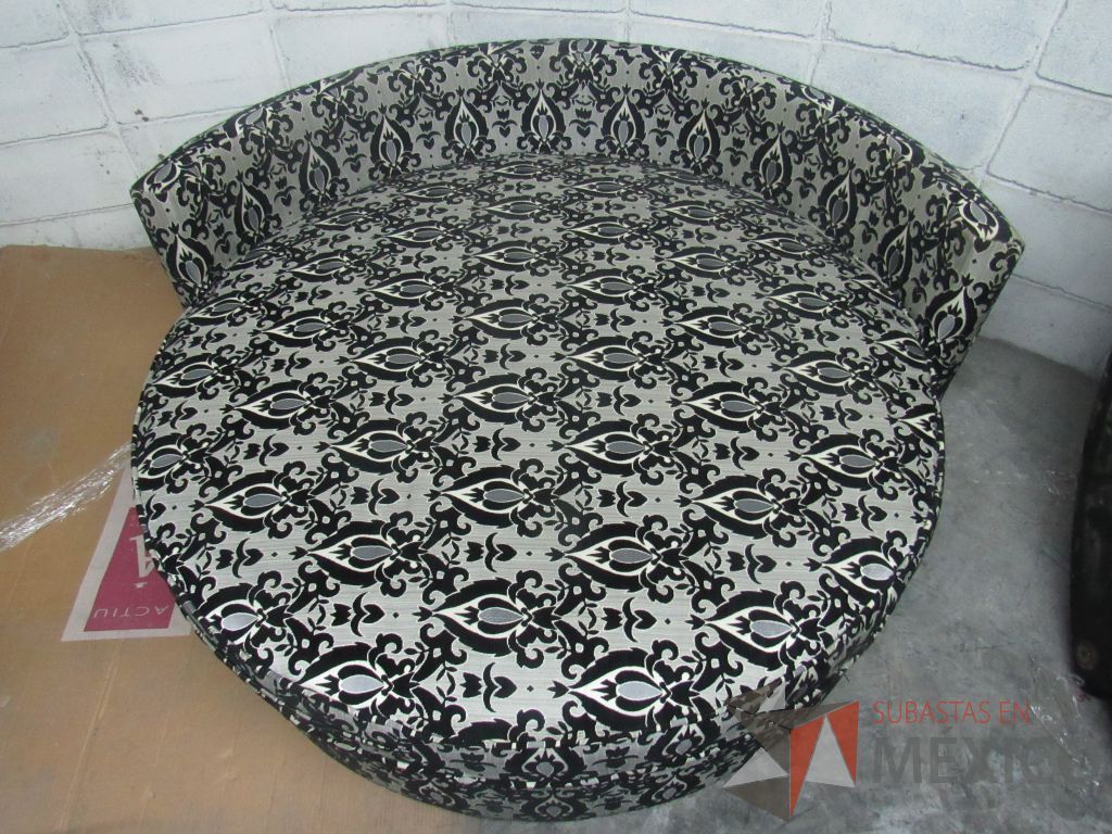 Lote 335 - Sillón circular con asiento y respaldo en tela color gris con negro - Imagen 3
