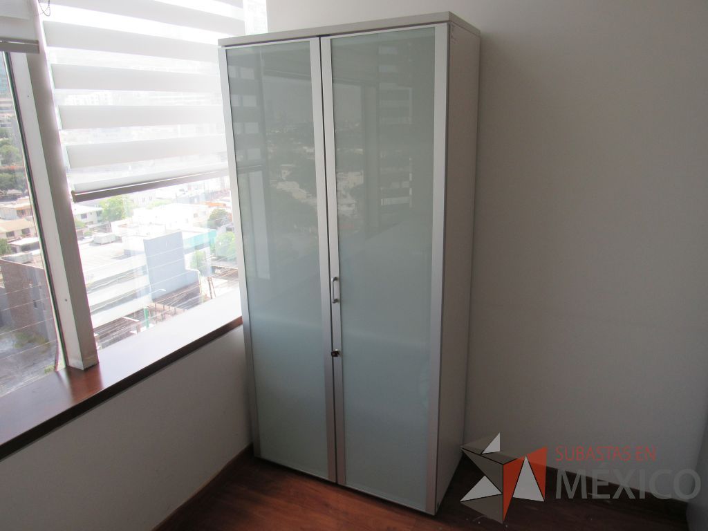 Lote 002 - 2 Gabinetes alto con 2 puerta y 7 entrepaños color blanco