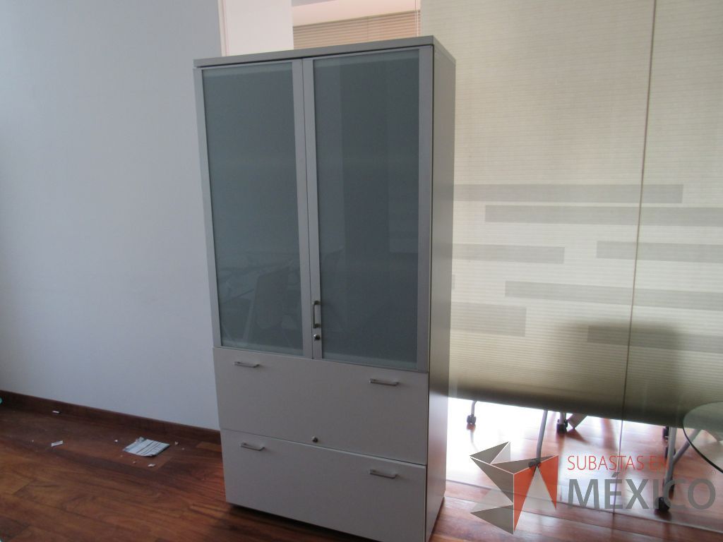 Lote 002 - 2 Gabinetes alto con 2 puerta y 7 entrepaños color blanco - Imagen 8
