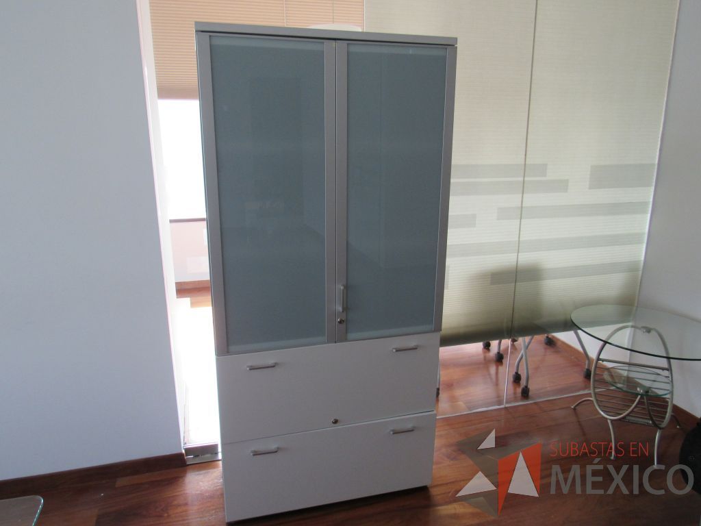 Lote 002 - 2 Gabinetes alto con 2 puerta y 7 entrepaños color blanco - Imagen 10