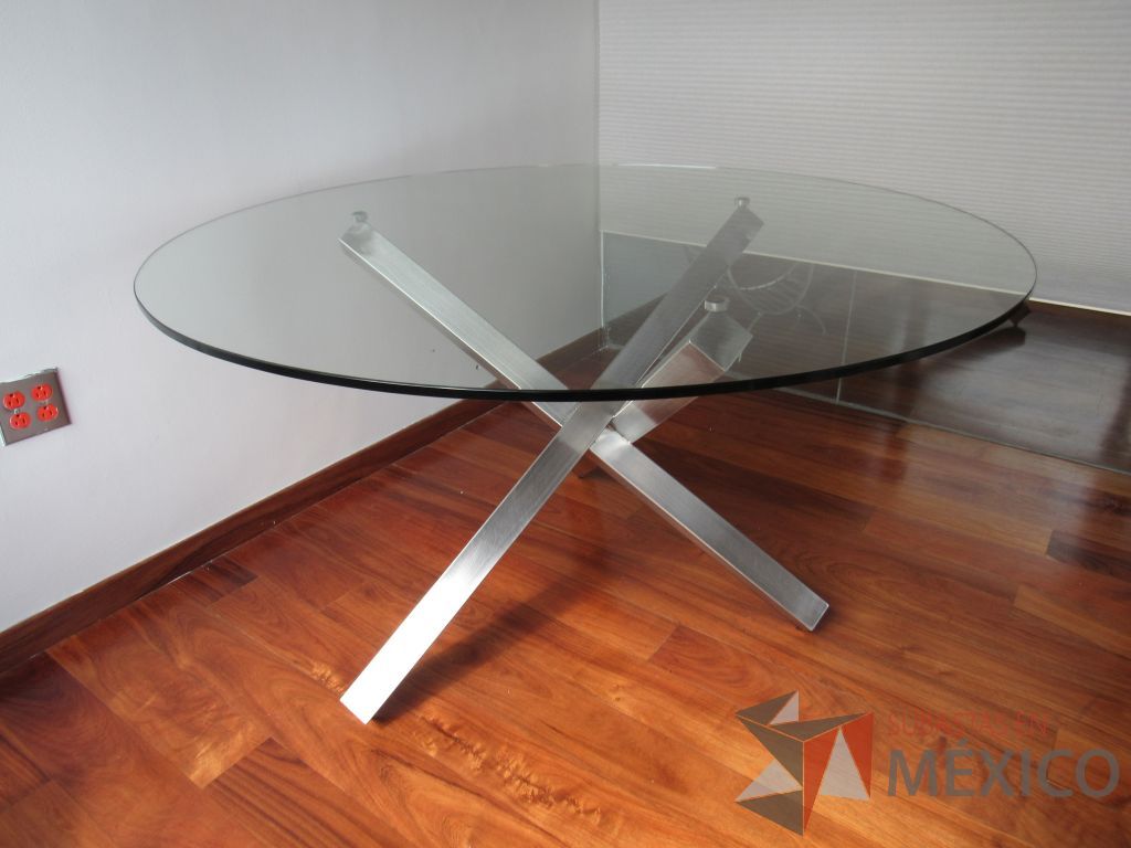Lote 005 - Mesa de trabajo circular con base metálica y cubierta de vidrio - Imagen 6