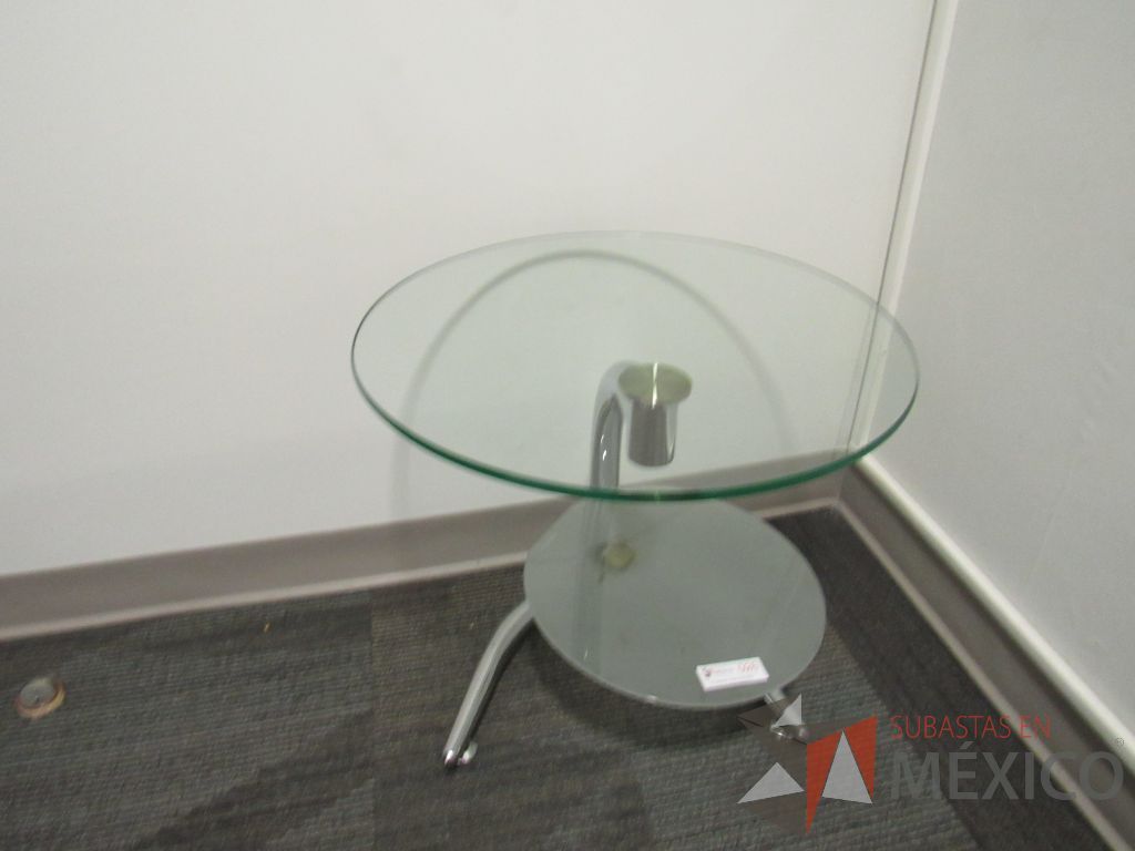 Lote 214 - Mesa de apoyo con 2 vidrios circulares y base metálica