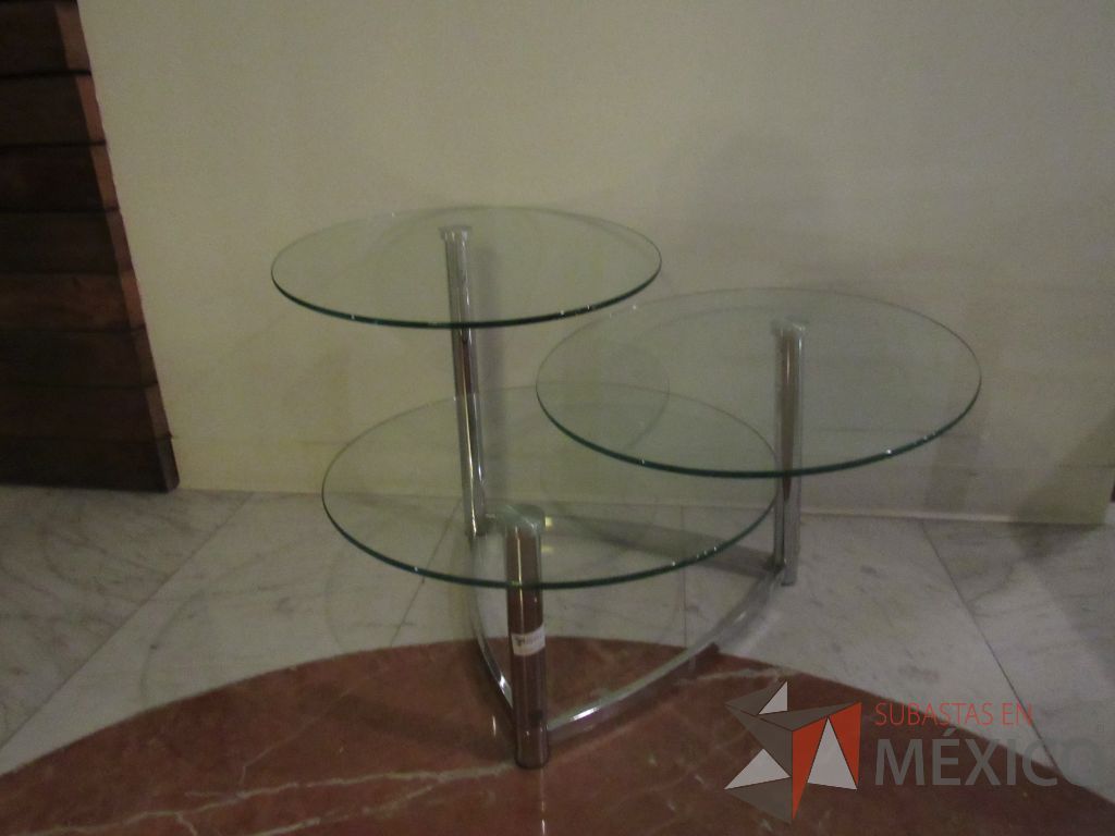 Lote 097 - Mesa de apoyo con 3 vidrios circulares y base metálica