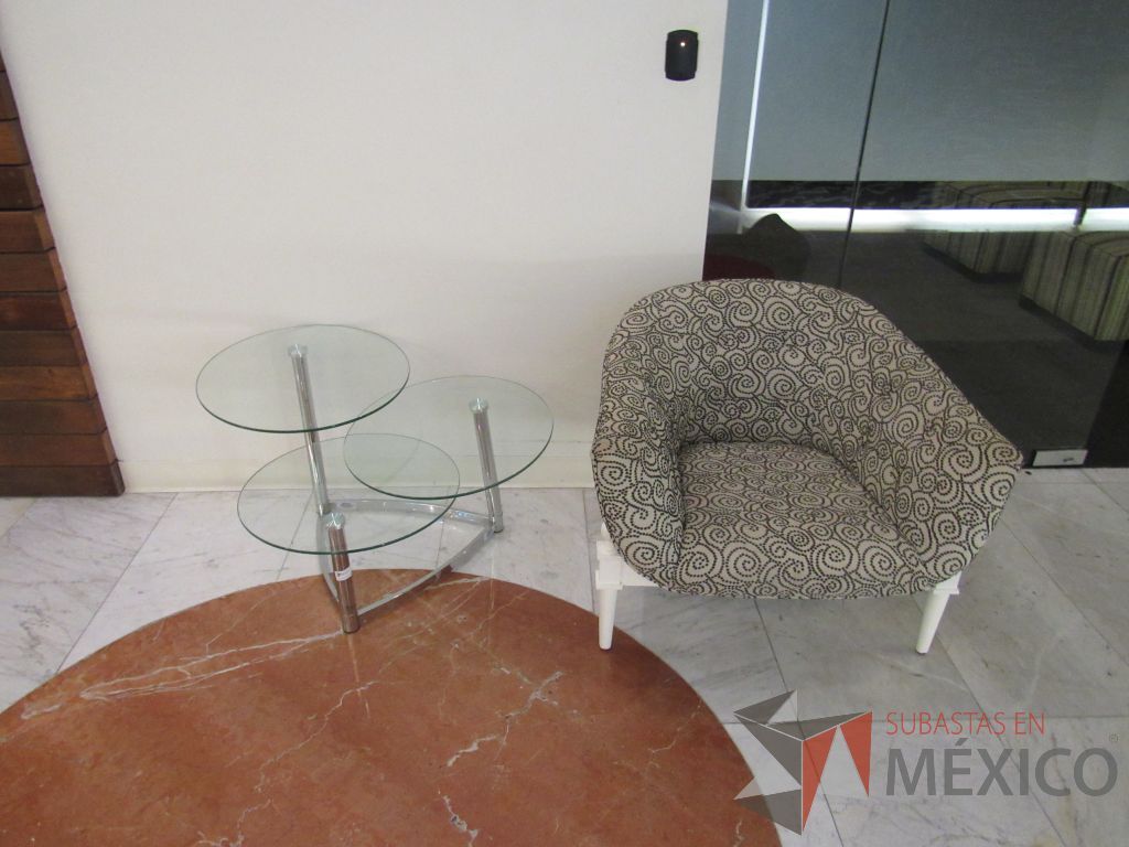 Lote 097 - Mesa de apoyo con 3 vidrios circulares y base metálica - Imagen 9