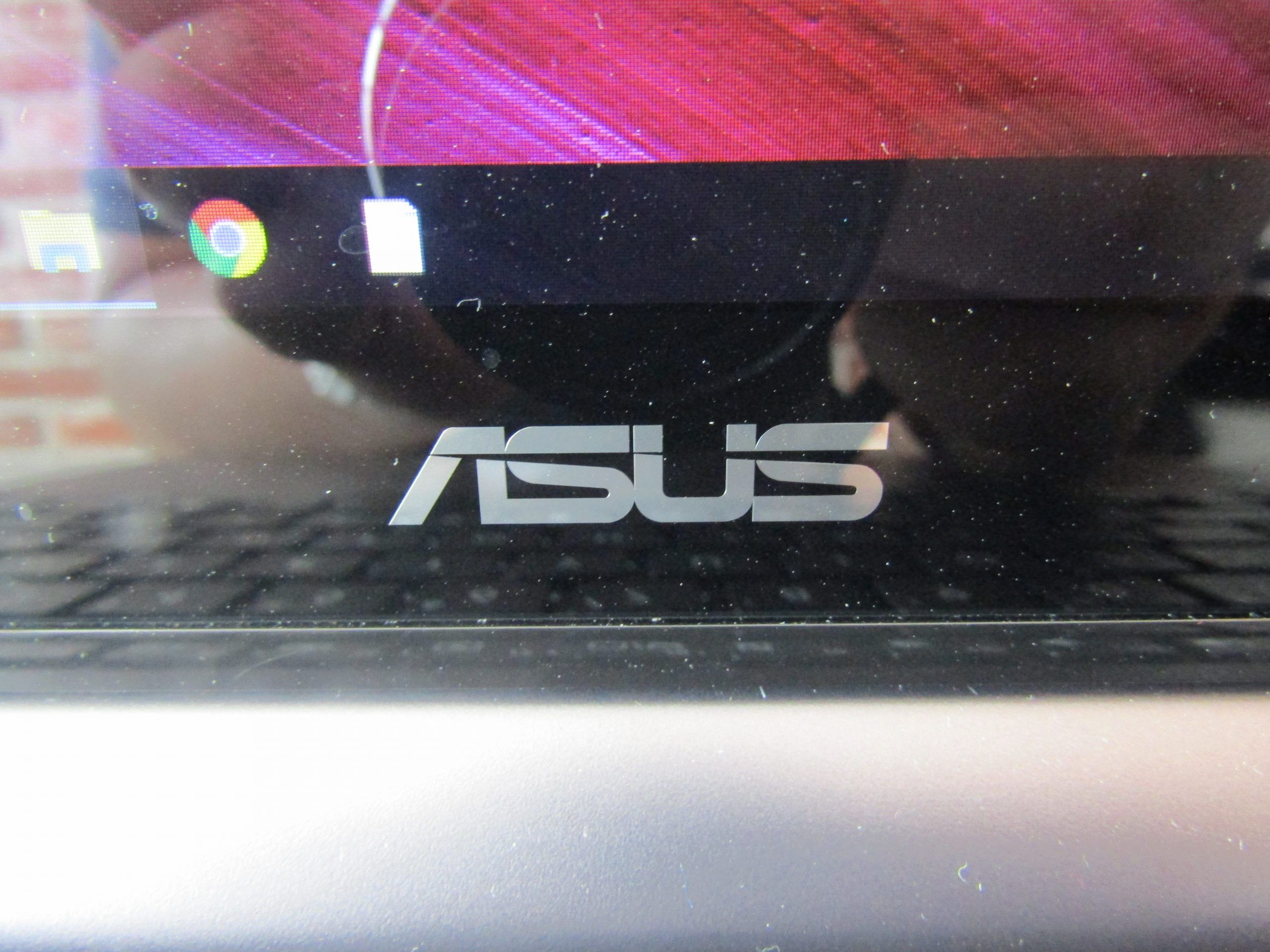 Lote 006 - Laptop ASUS, Modelo: TP201SA. , RAM 4.00 GB con cargador - Imagen 6