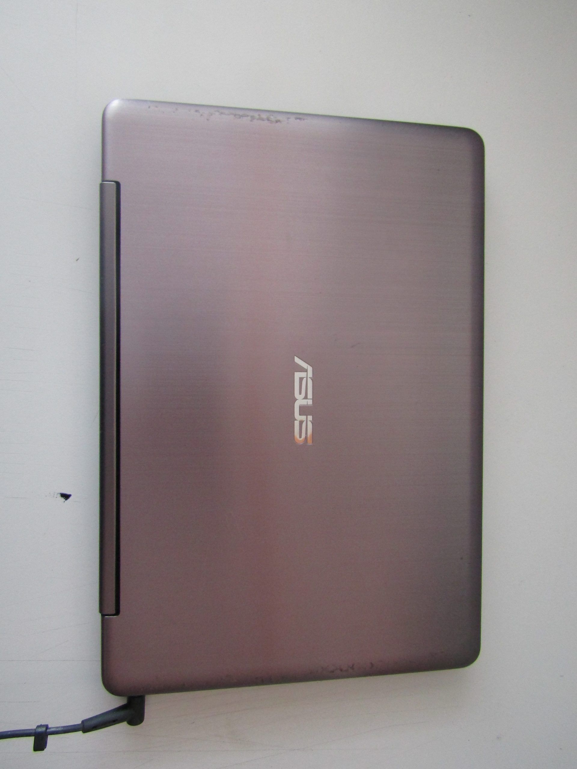 Lote 006 - Laptop ASUS, Modelo: TP201SA. , RAM 4.00 GB con cargador - Imagen 8