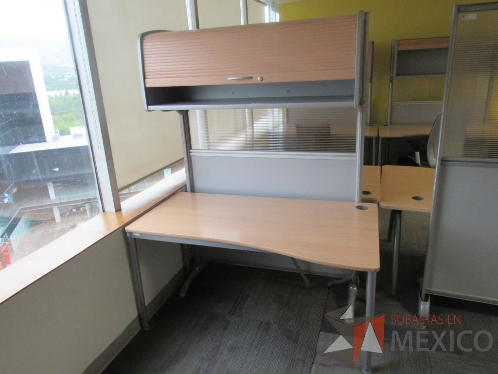 Lote 023 - Estación de trabajo para 2 personas con mampara alta con 2 gavetas - Imagen 7