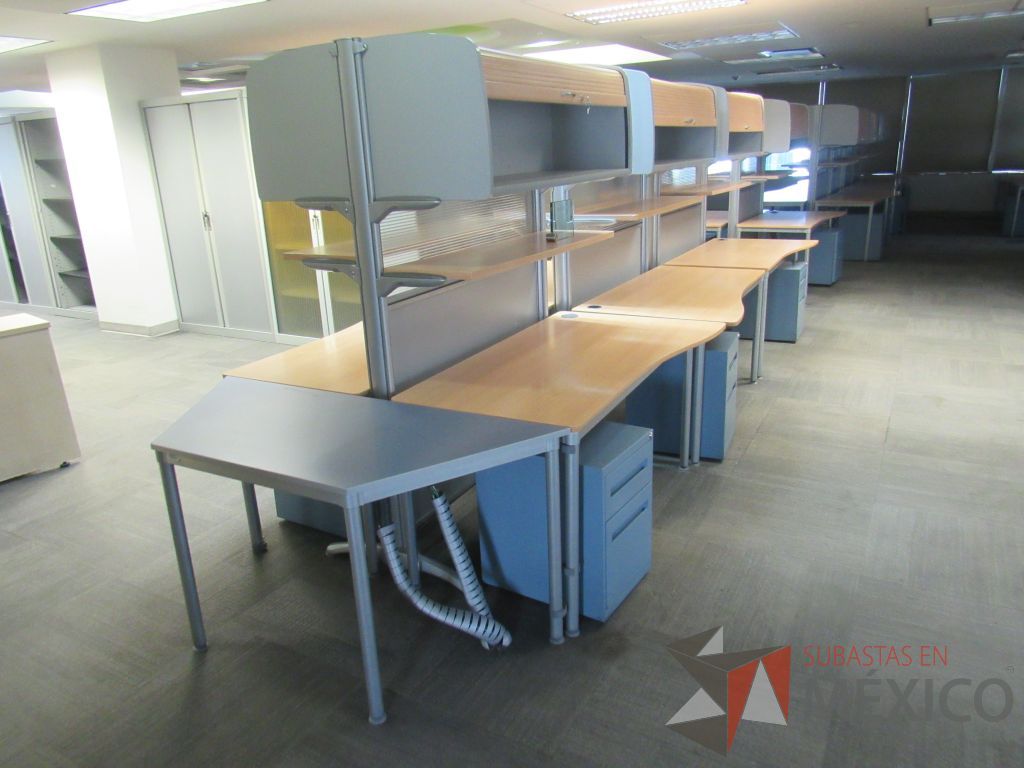 Lote 268 - Estación de trabajo para 6 personas con 6 gavetas - Imagen 2