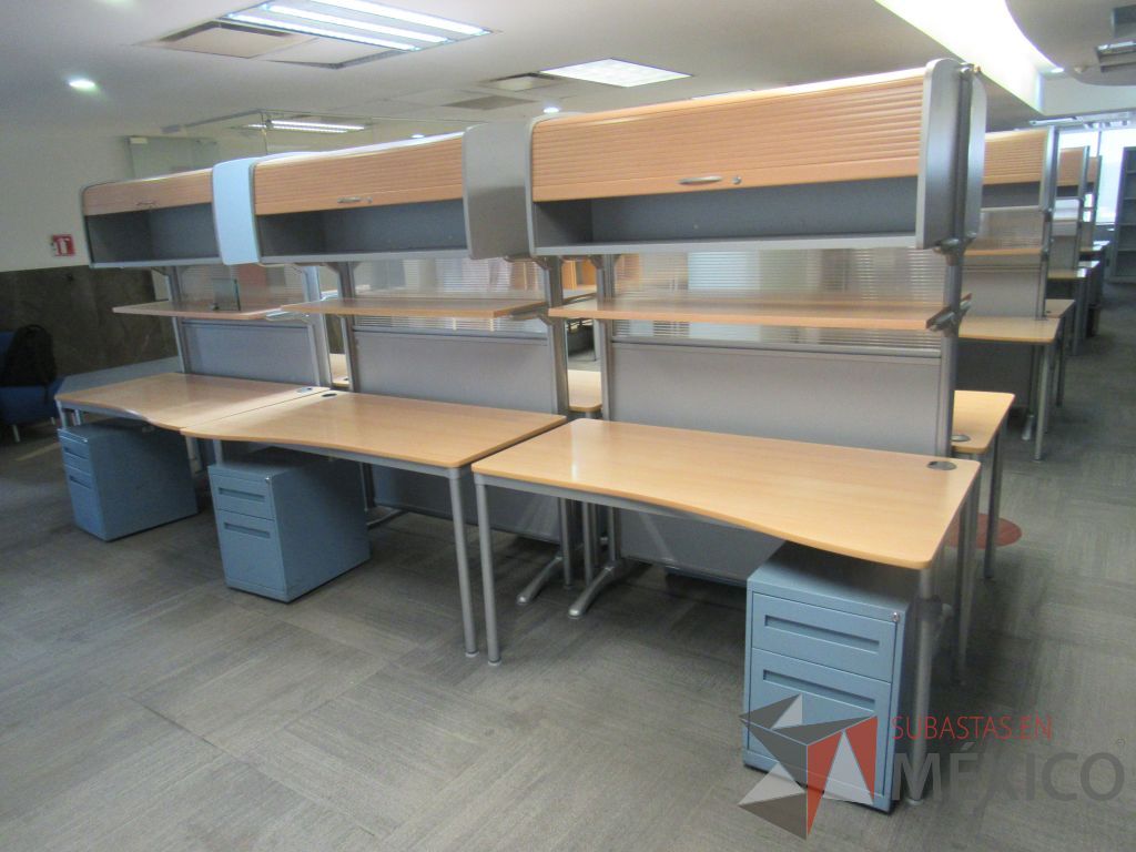Lote 268 - Estación de trabajo para 6 personas con 6 gavetas - Imagen 7