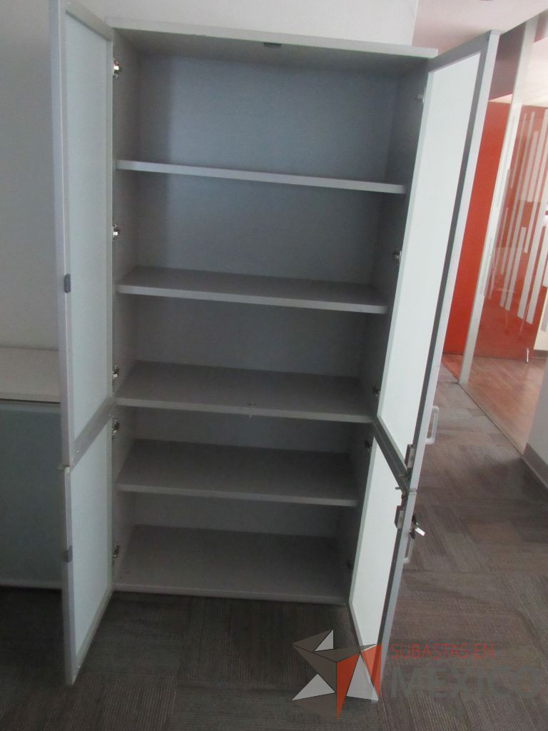 Lote 270 - Gabinete alto con 4 puertas y 5 entrepaño color gris - Imagen 9