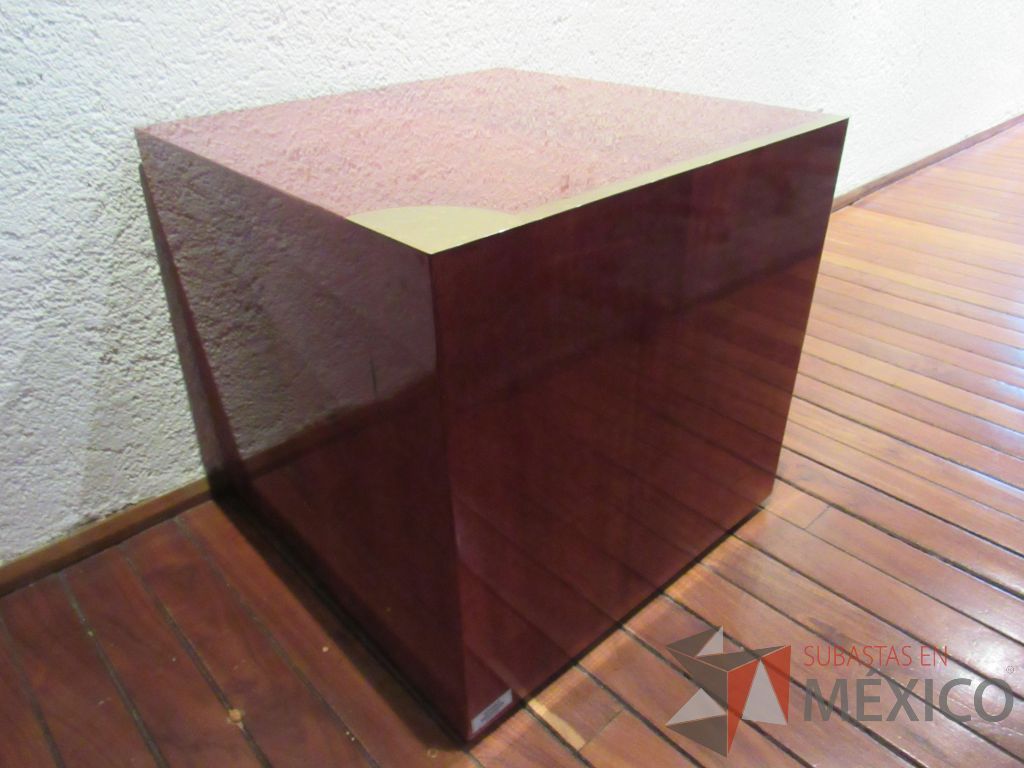 Lote 198a - 2 Revisteros en forma de cubo en madera color vino - Imagen 4