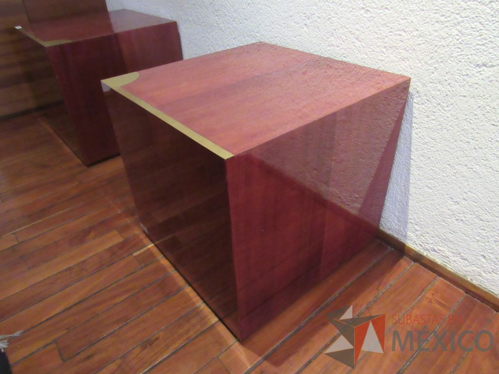 Lote 198a - 2 Revisteros en forma de cubo en madera color vino - Imagen 7