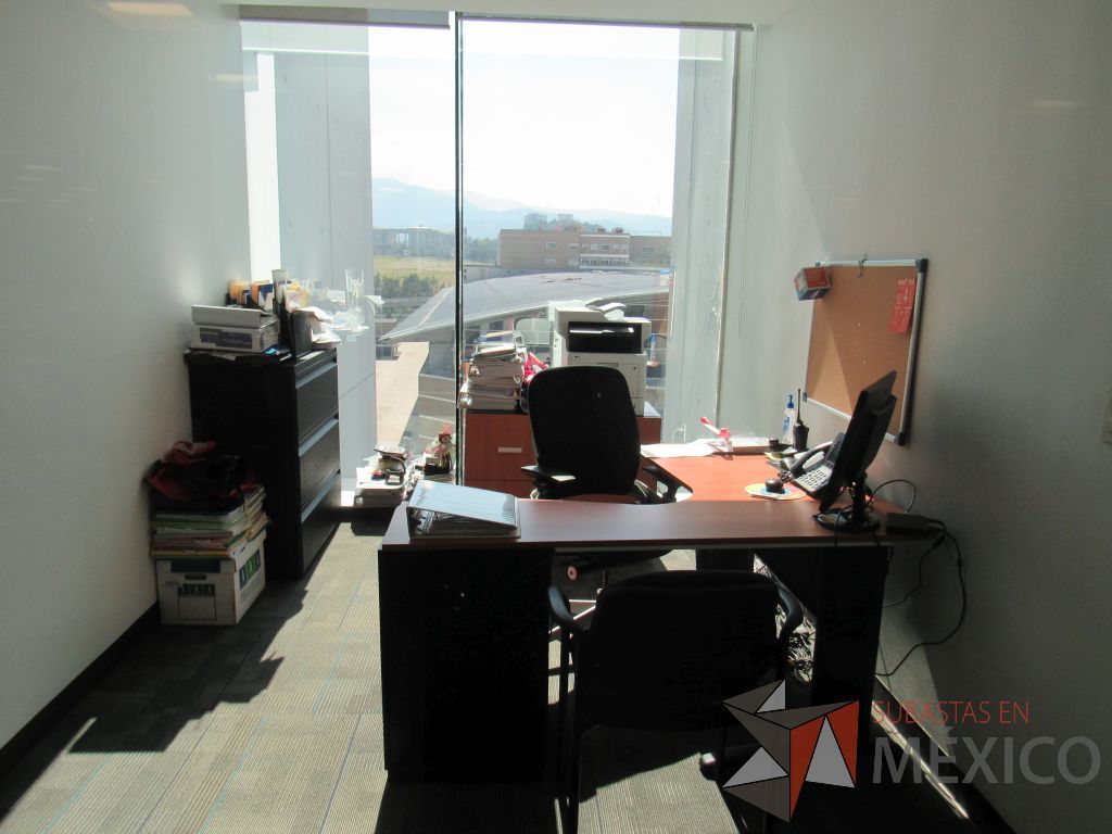 Lote 049 - Oficina Ejecutiva con escritorio en escuadra, Archivero y Credenza - Imagen 2