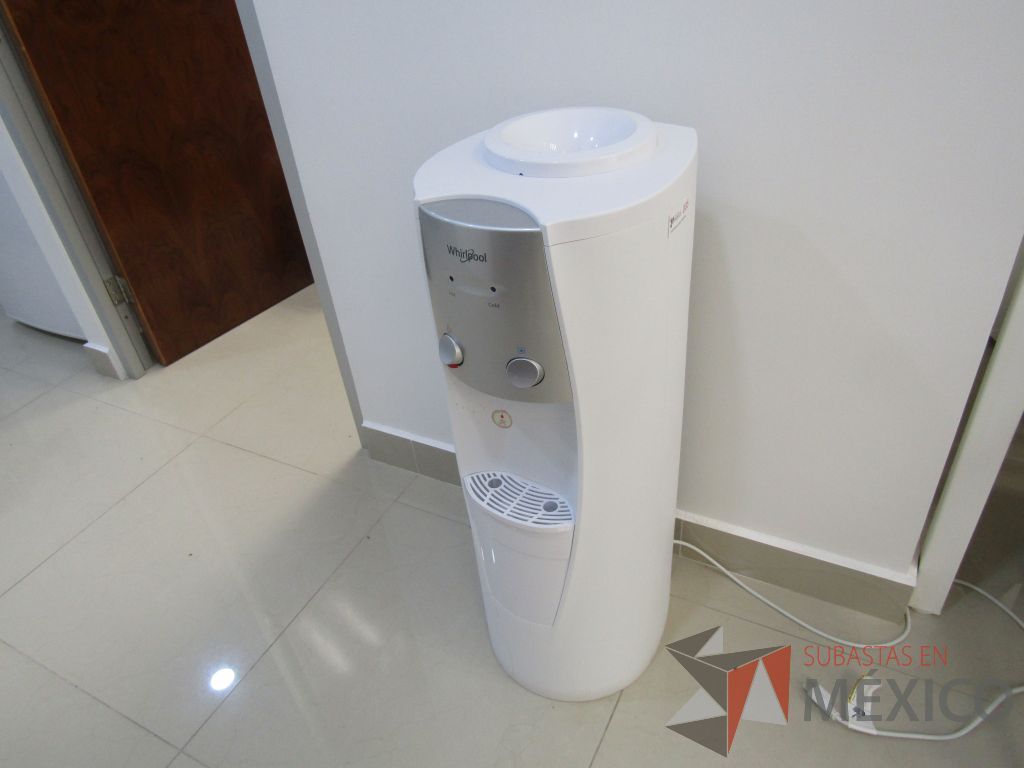 Lote 005 - Despachador de agua, Marca: WHIRPOOL, Modelo: WK5012Q - Imagen 3