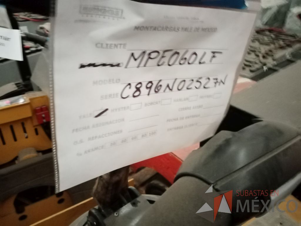 Lote 013 - Tractor de arrastre Yale MPE060LFN24T2748, Año: 2015 - Imagen 16