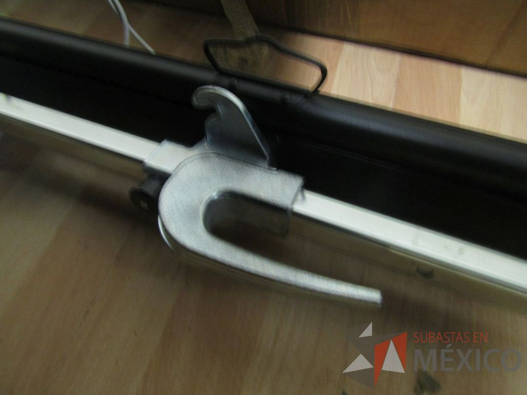 Lote 034 - Pantalla para proyector - Imagen 11