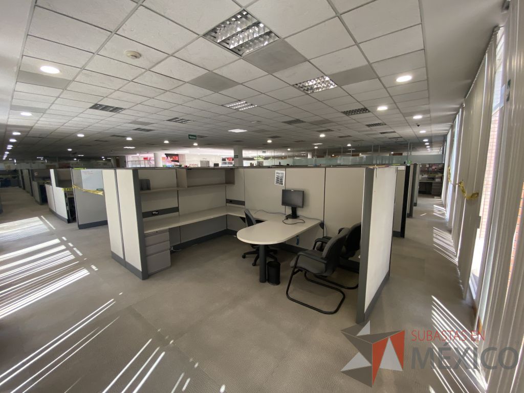 Lote 015 - Estación de trabajo para 13 personas de mampara alta con 13 gavetas - Imagen 4