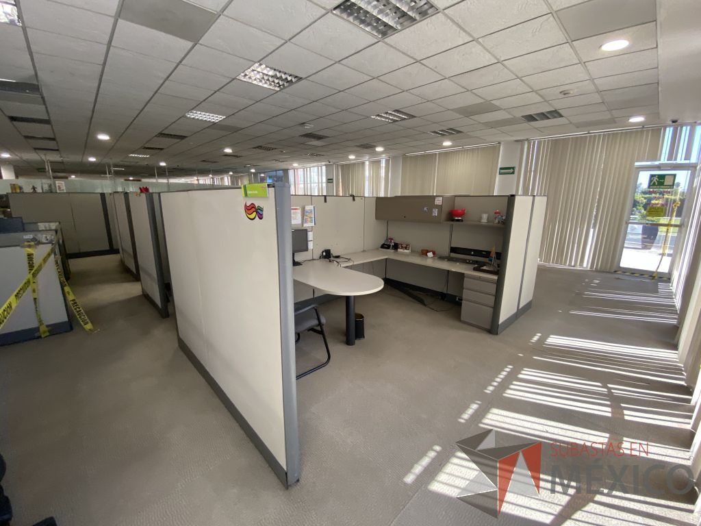 Lote 015 - Estación de trabajo para 13 personas de mampara alta con 13 gavetas - Imagen 6
