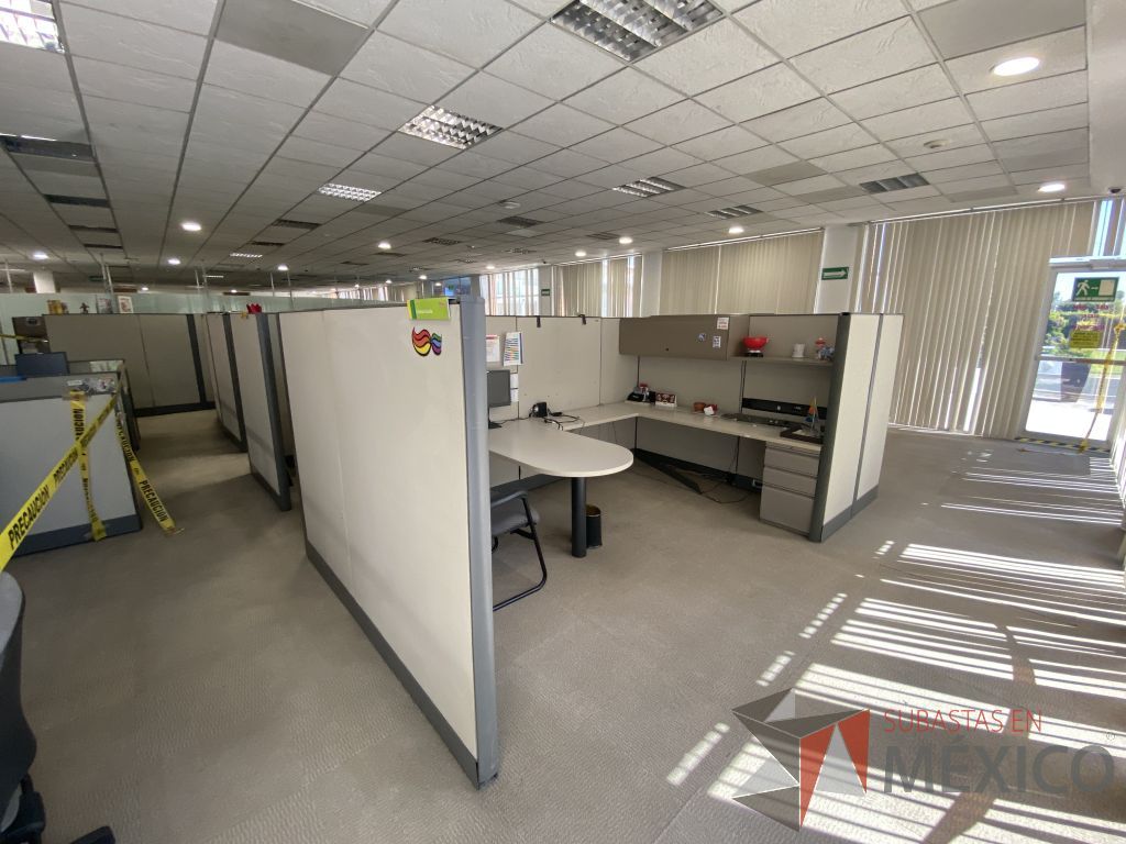 Lote 015 - Estación de trabajo para 13 personas de mampara alta con 13 gavetas - Imagen 7