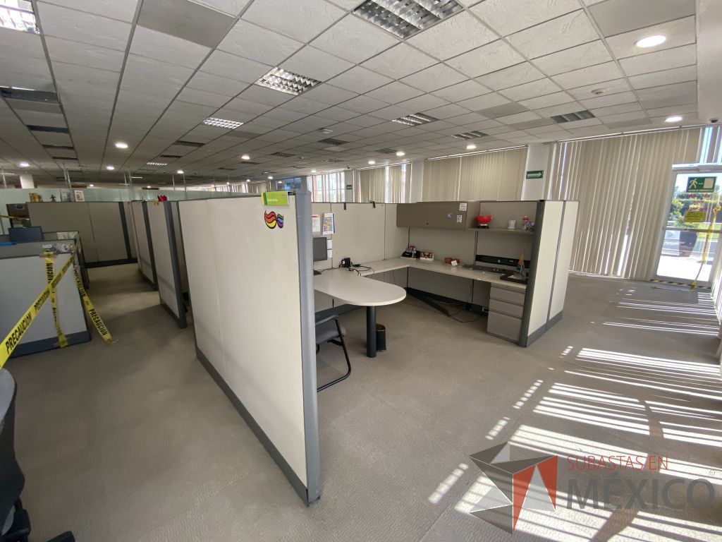 Lote 015 - Estación de trabajo para 13 personas de mampara alta con 13 gavetas - Imagen 8