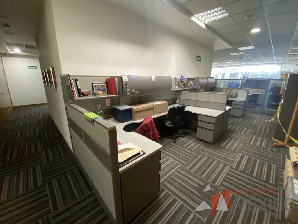 Lote 014 - Estación de trabajo para 4 personas con mampara alta con 4 gavetas - Imagen 4