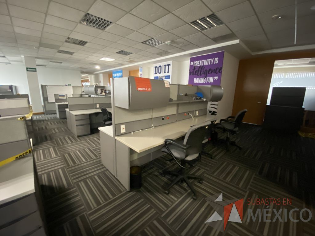 Lote 019 - Estación de trabajo para 8 personas de mampara alta con 8 gavetas - Imagen 5