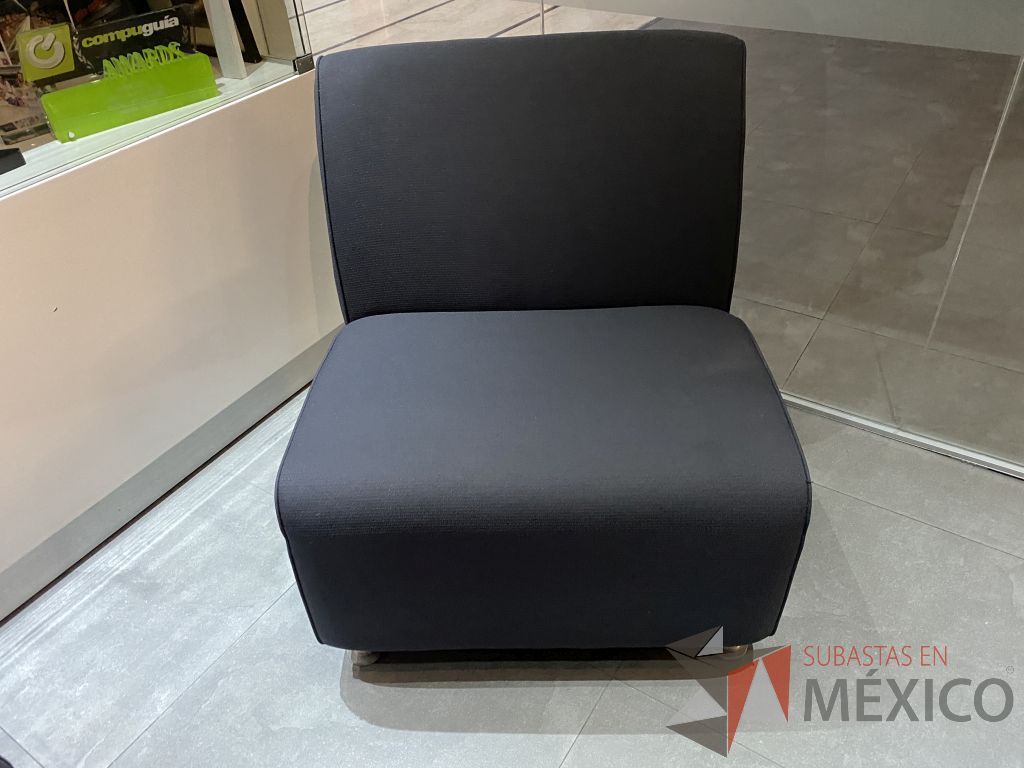 Lote 002 - Sillón de 1 plaza, asiento y respaldo color en tela color gris - Imagen 2