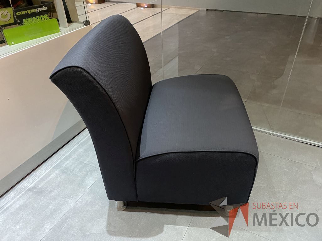 Lote 002 - Sillón de 1 plaza, asiento y respaldo color en tela color gris - Imagen 5