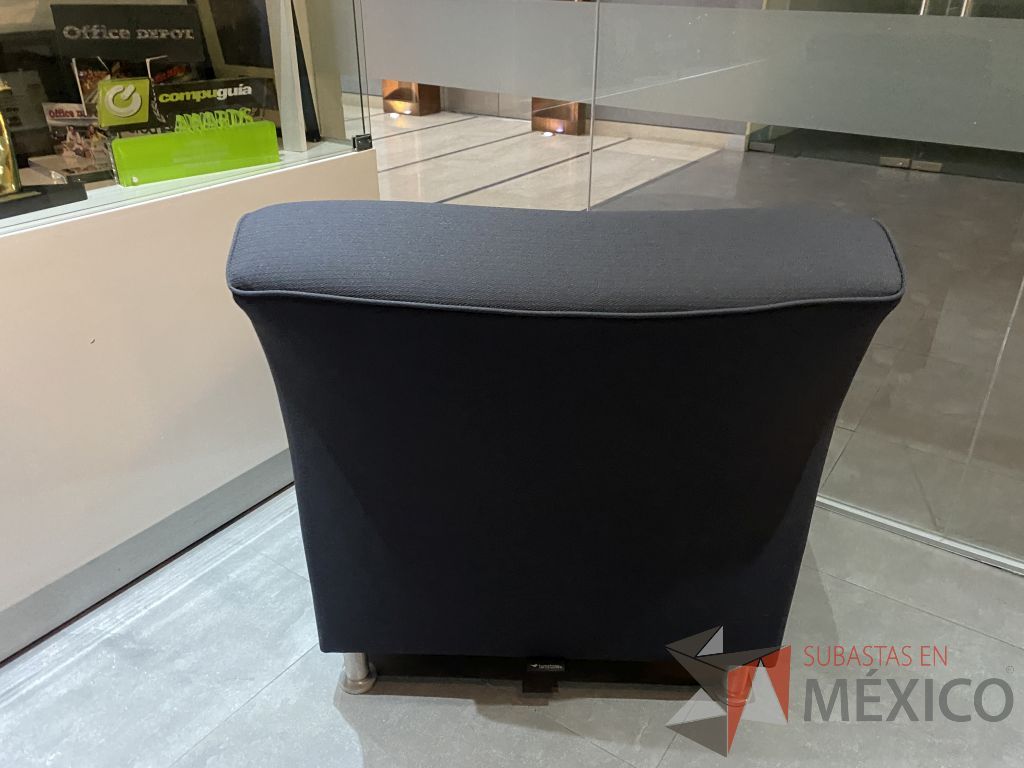 Lote 002 - Sillón de 1 plaza, asiento y respaldo color en tela color gris - Imagen 6