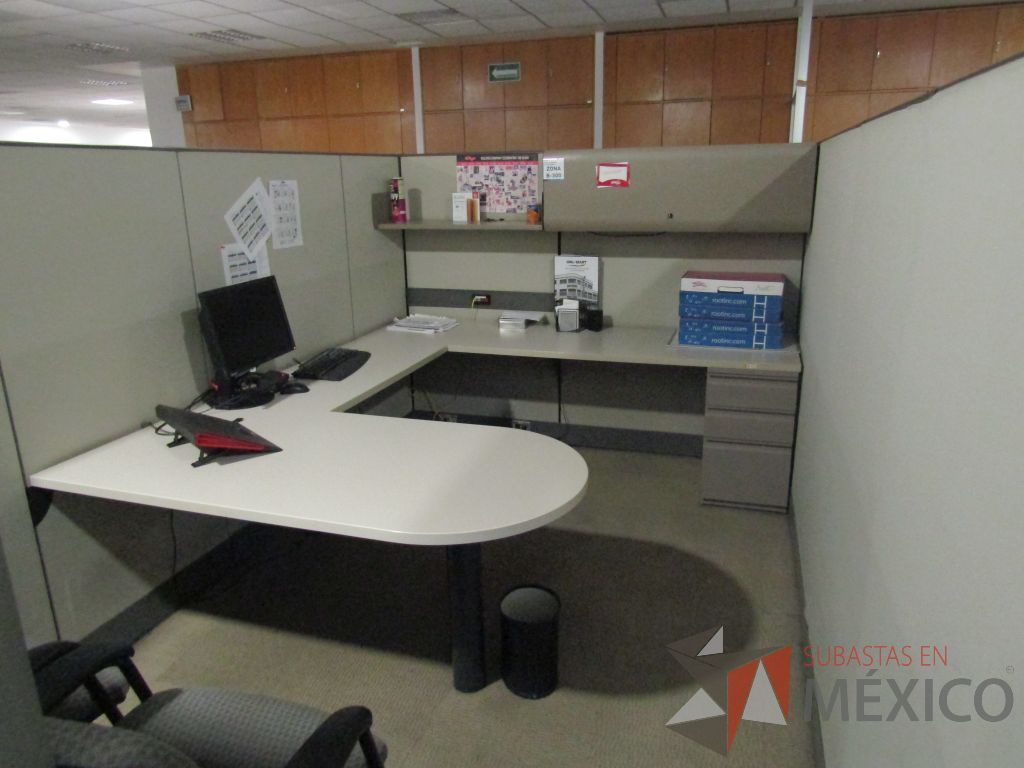 Lote 003 - Estación de trabajo para 9 personas con mampara alta - Imagen 2